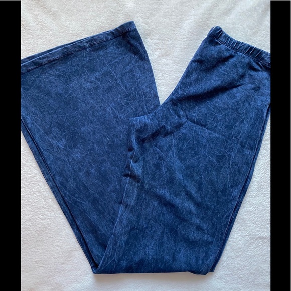 Chatoyant Pants - NWT Chatoyant Fit and Flare Stretch Pants